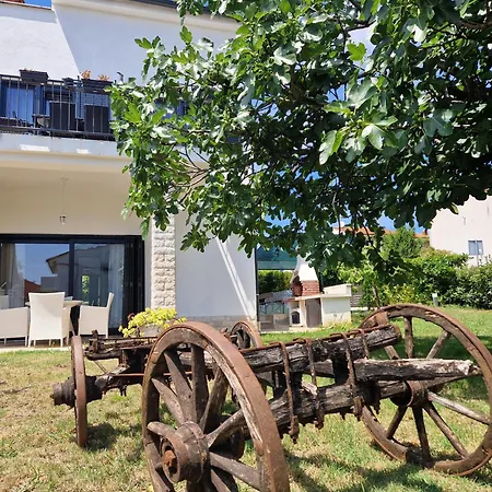 House Viola By Istra Vacation Holiday home Pula
